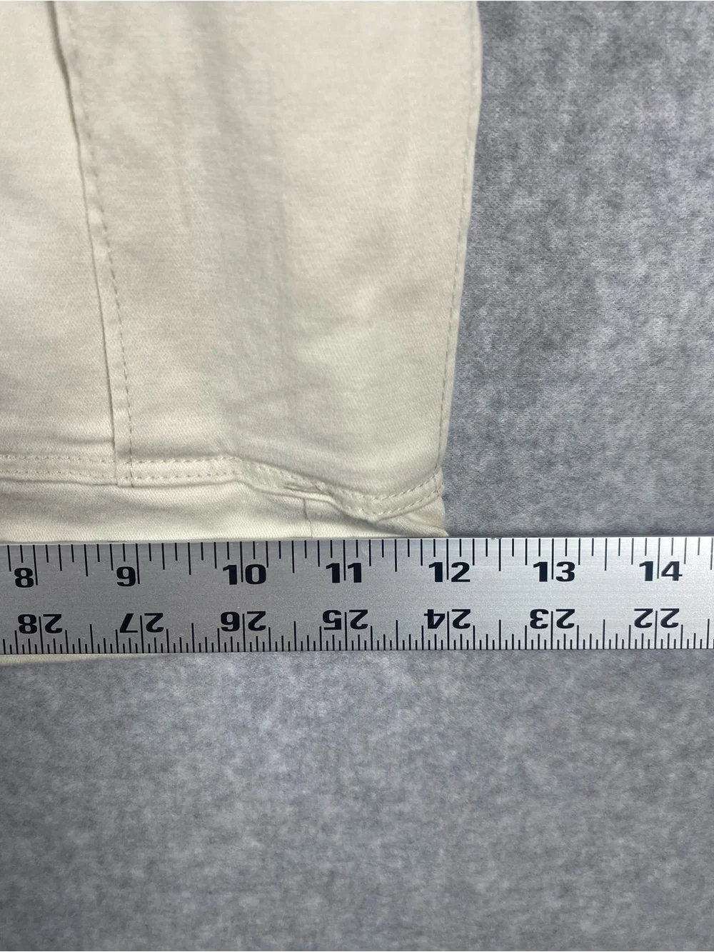 Tommy Bahama Coast Cargo Short Men’s Size 49x9” sand Stretch soft casual NWT